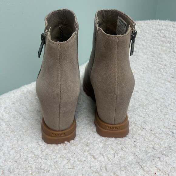SOREL Joan of Arctic Wedge III Zip Boot in Omega Taupe Size 7 Wedge Heel Boots - Picture 5 of 9